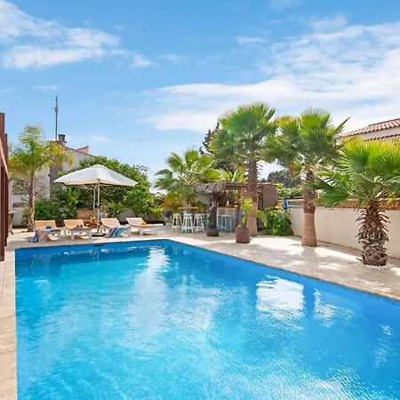 Villa Moai - Plusholidays