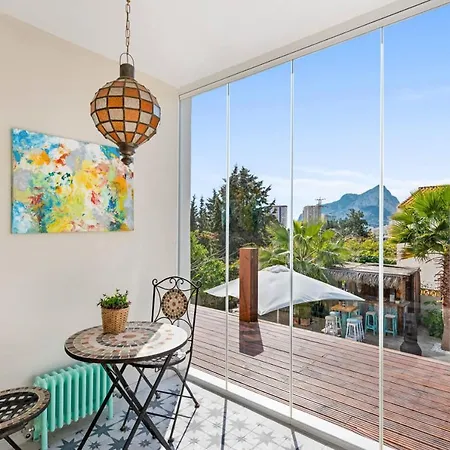 Moai - Plusholidays Casas de Torrat