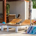 Moai - Plusholidays كاليبي