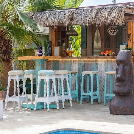 Moai - Plusholidays * Casas de Torrat