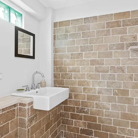 Moai - Plusholidays Villa