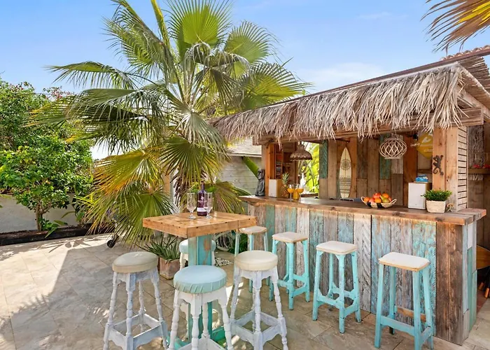 Moai - Plusholidays Villa Casas de Torrat