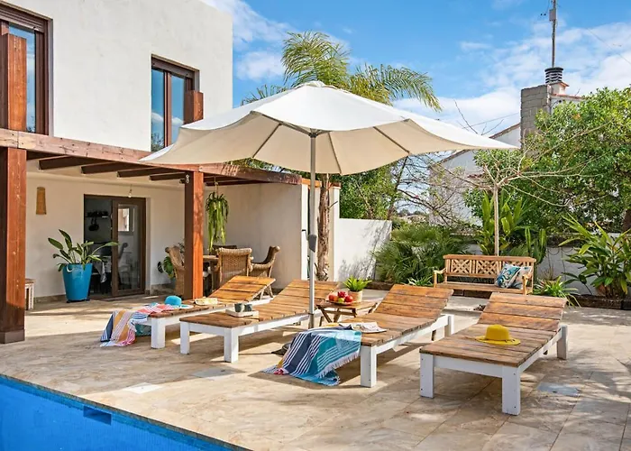 Moai - Plusholidays *