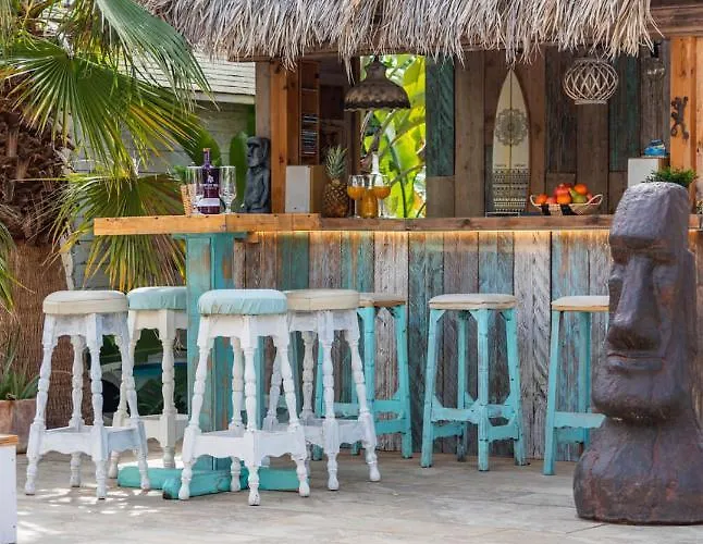 Moai - Plusholidays * Casas de Torrat