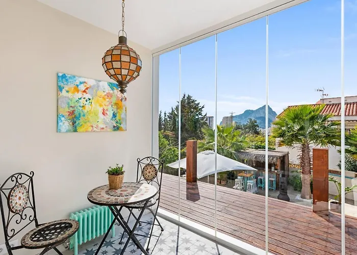 Moai - Plusholidays Casas de Torrat