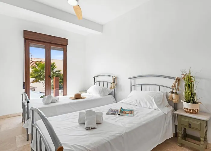 Moai - Plusholidays * Casas de Torrat